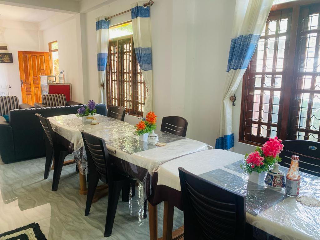 Lavendra Guset House Hotel Nallathanniya Exterior photo