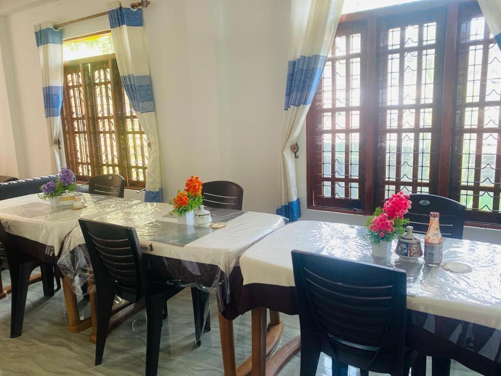 Lavendra Guset House Hotel Nallathanniya Exterior photo
